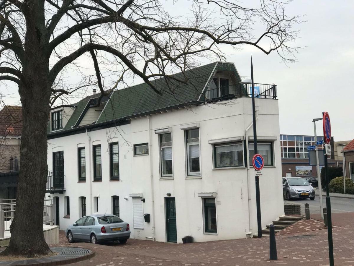 Villa Aan De Haven à Steenbergen  Extérieur photo
